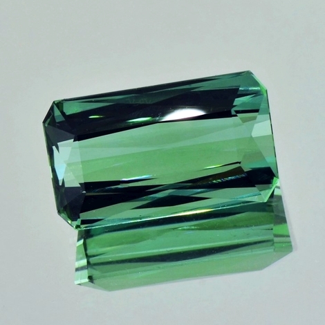 Turmalin octagon bläulich-hellgrün 15,75 ct