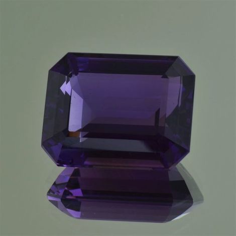Amethyst octagon intense violet 38.78 ct