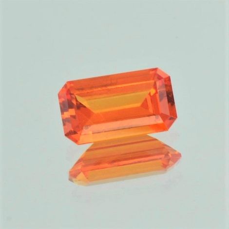 Mandarin-Granat octagon intense orange 3.02 ct