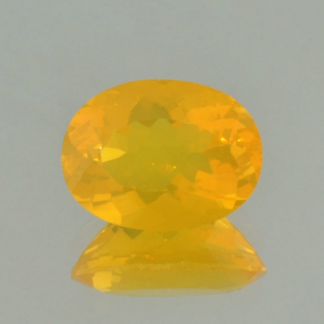 Feueropal oval gelborange 7,31 ct