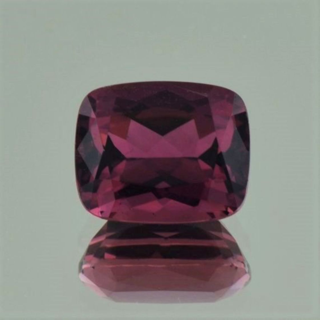 Tourmaline cushion brownish pink-red 7.90 ct.