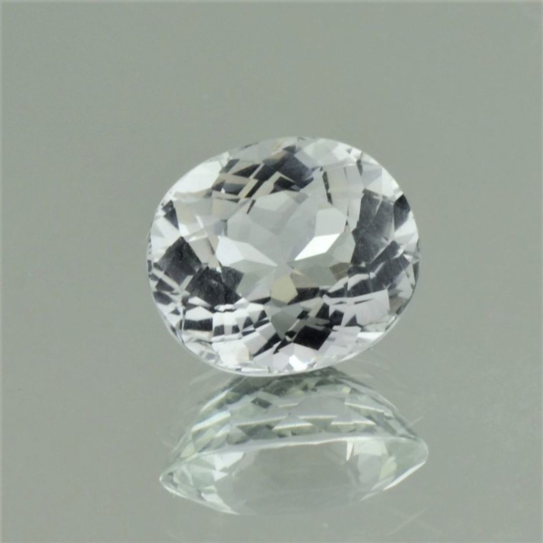 Topas oval farblos 6,08 ct
