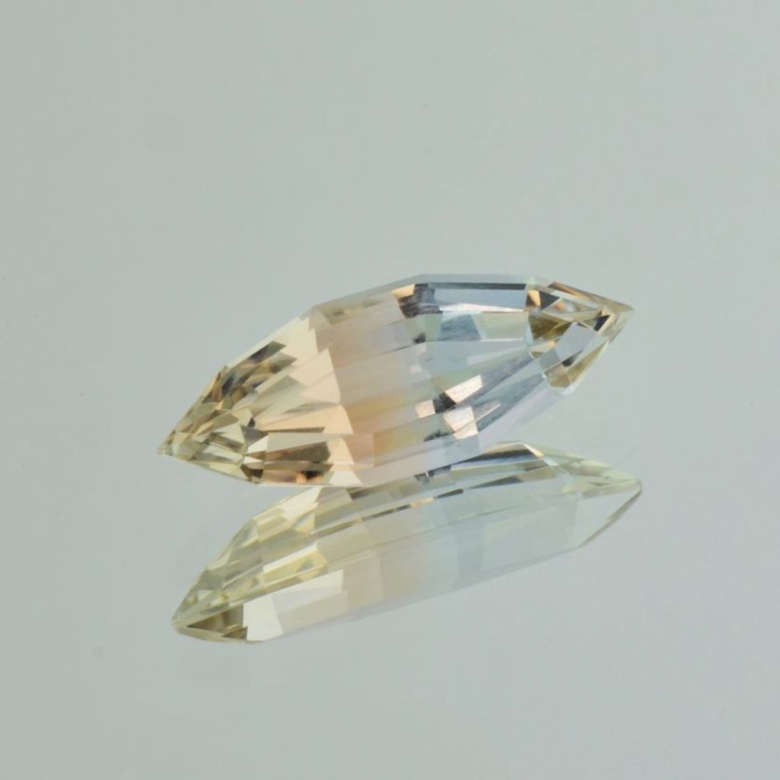 Topas Navette bicolor 7,70 ct
