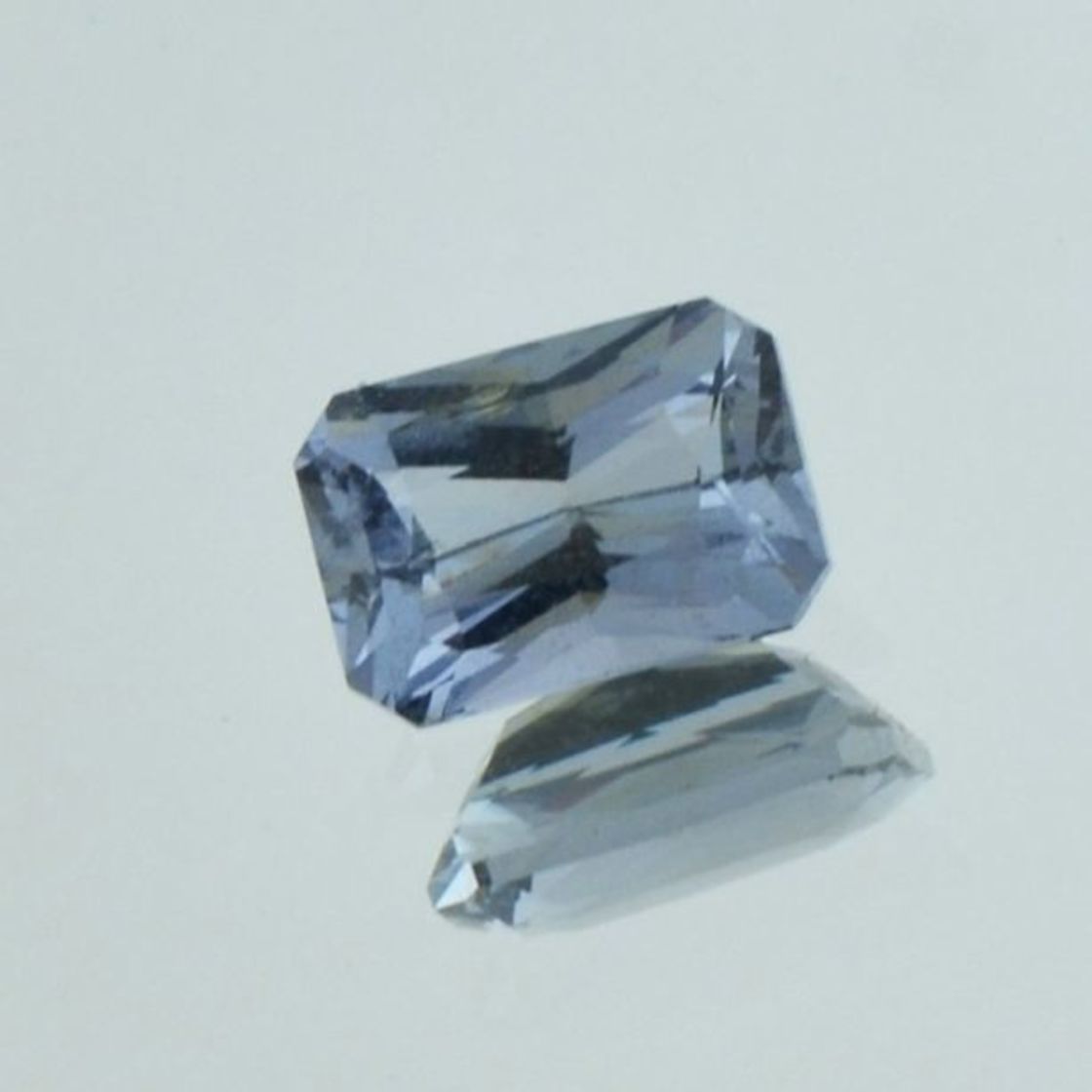 Spinell octagon gräulich hellblau 1,93 ct