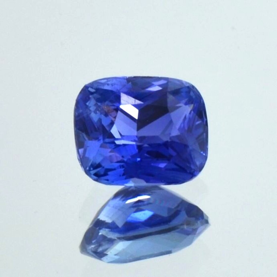 Saphir antik-princess blau ungebrannt 3,03 ct.