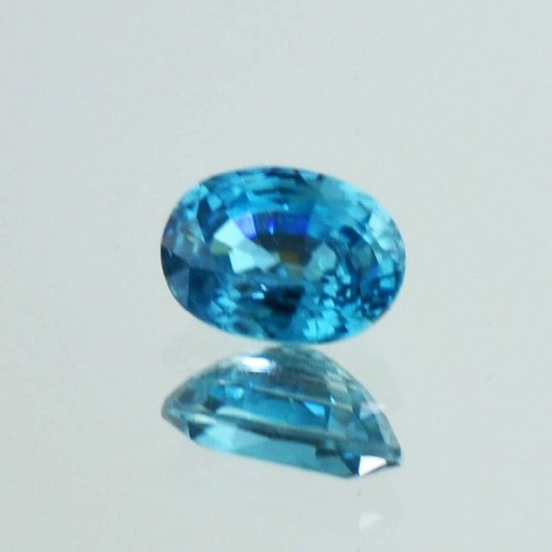 Zirkon oval blau 2,87 ct