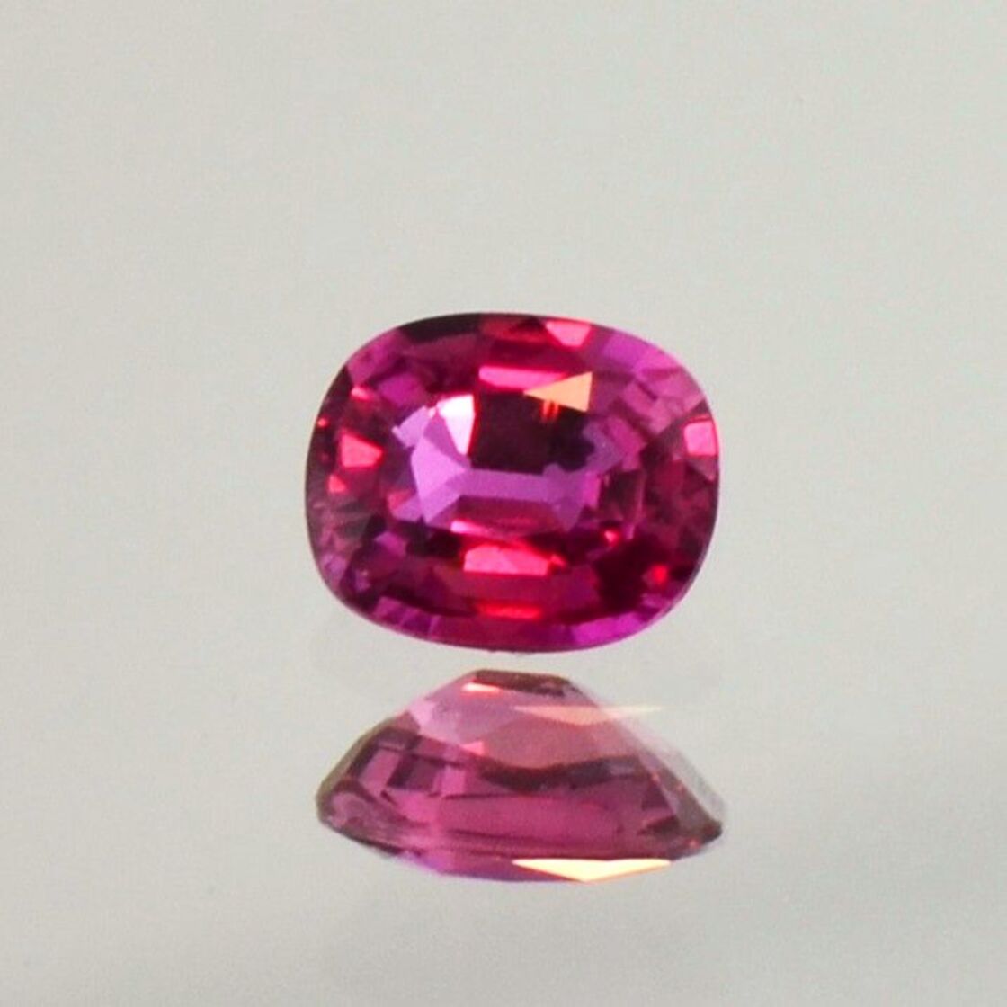 Rubin antik pink-rot ungebrannt 0,62 ct
