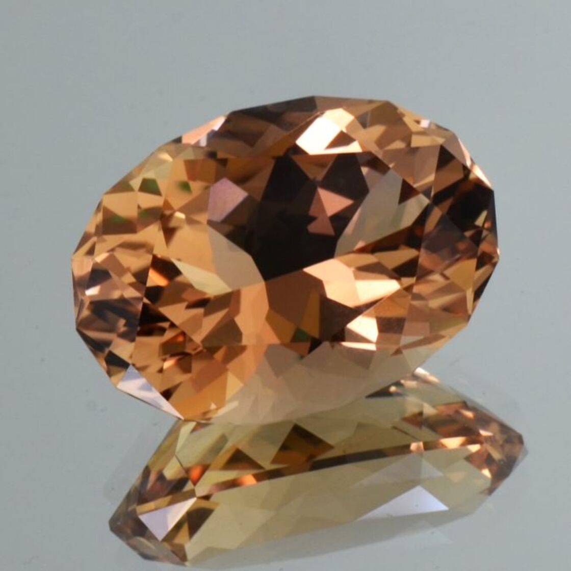Topas Design-Oval orangebraun 43,81 ct.