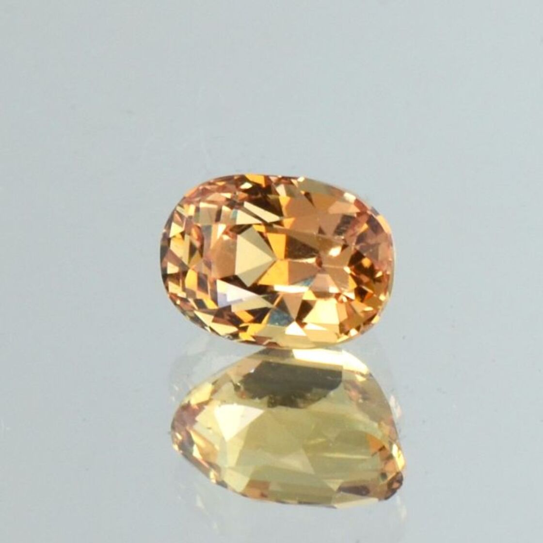 Saphir oval gelb ungebrannt 3,22 ct.
