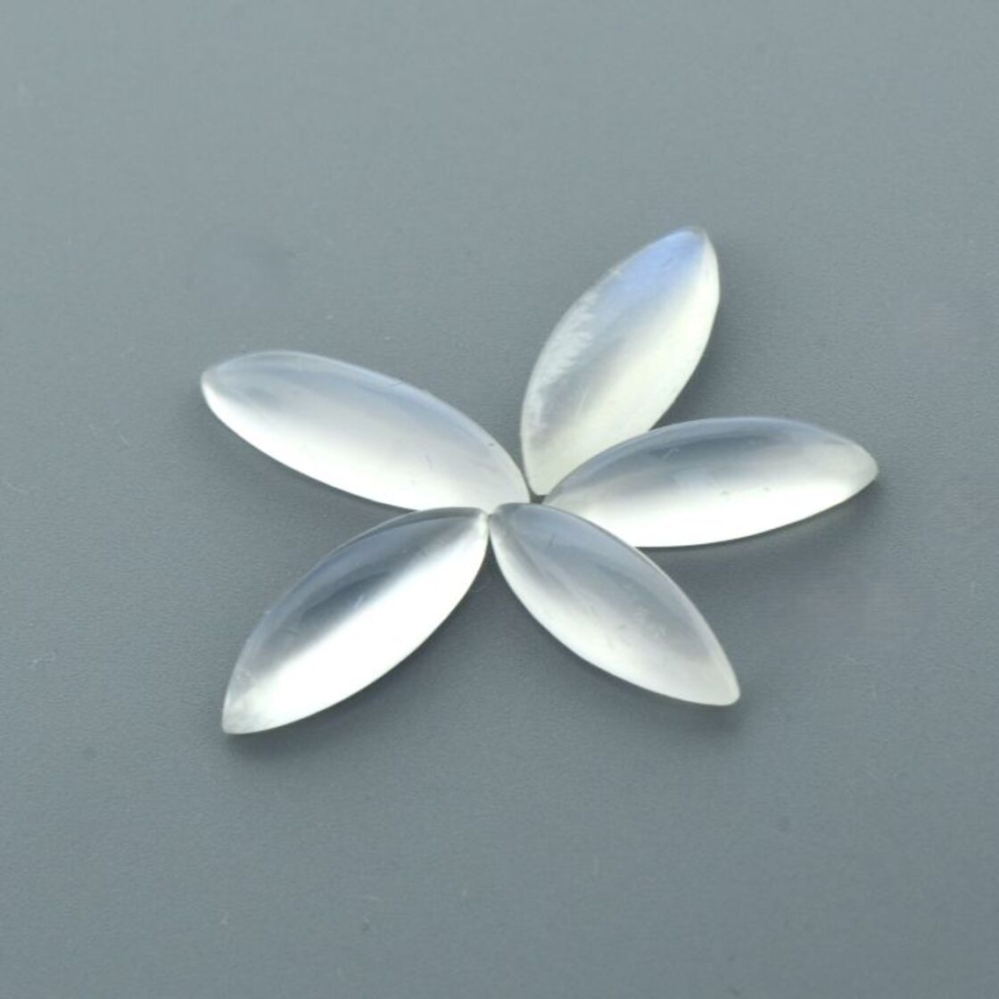 Mondstein Lot Navette Cabochons weiss 11,97 ct