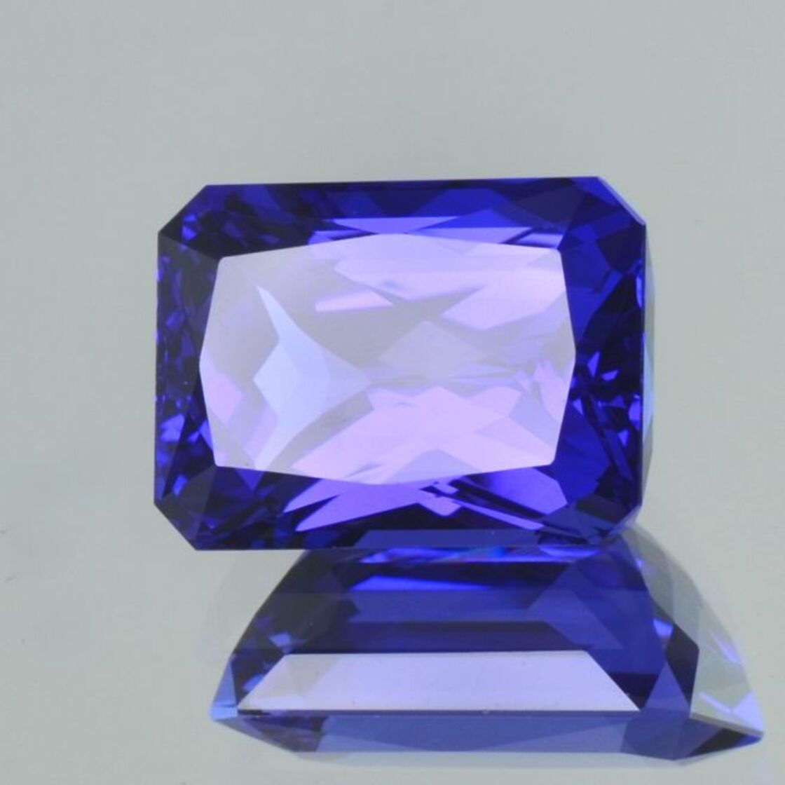 Tansanit octagon violettblau 17,47 ct.
