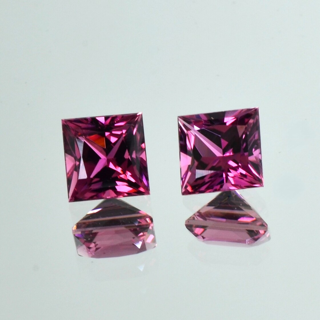 Tourmaline Pair princess purplish pink 3.84 ct.