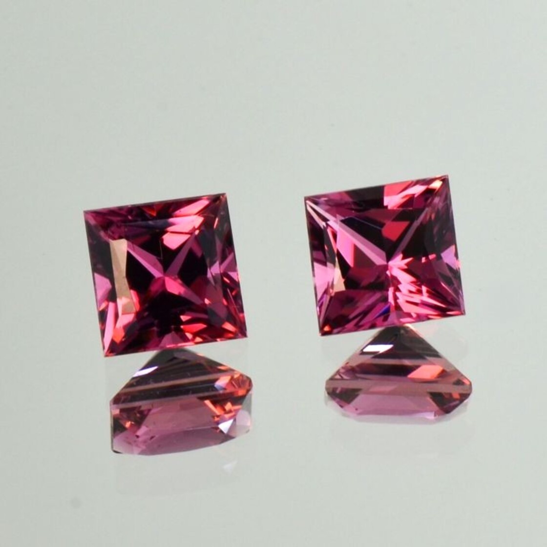 Tourmaline Pair princess purplish pink 3.84 ct.
