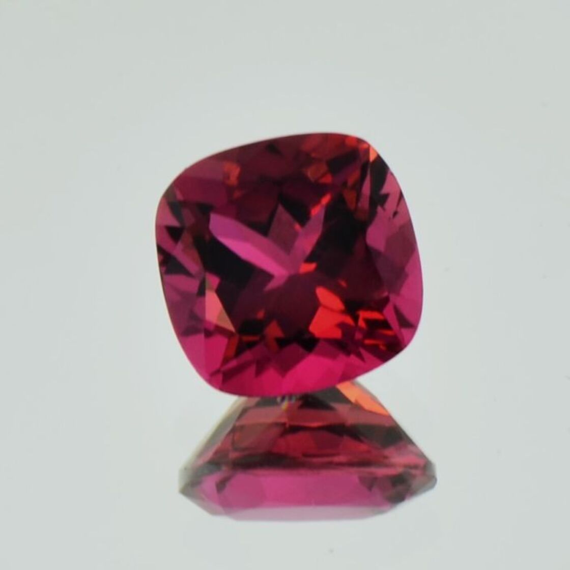 Rubellit Turmalin antik rosarot 4,40 ct.