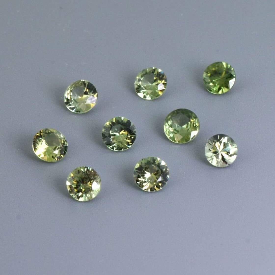 Sapphire Lot round green 4.62 ct