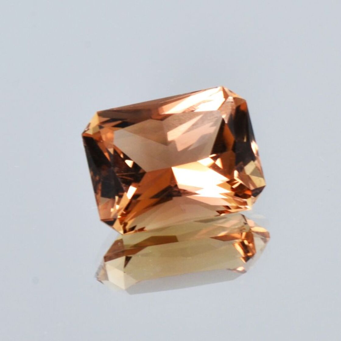 Topaz octagon-princess yellowish brown 11.23 ct