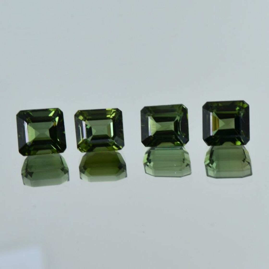 Tourmaline Lot octagon green 12.63 ct