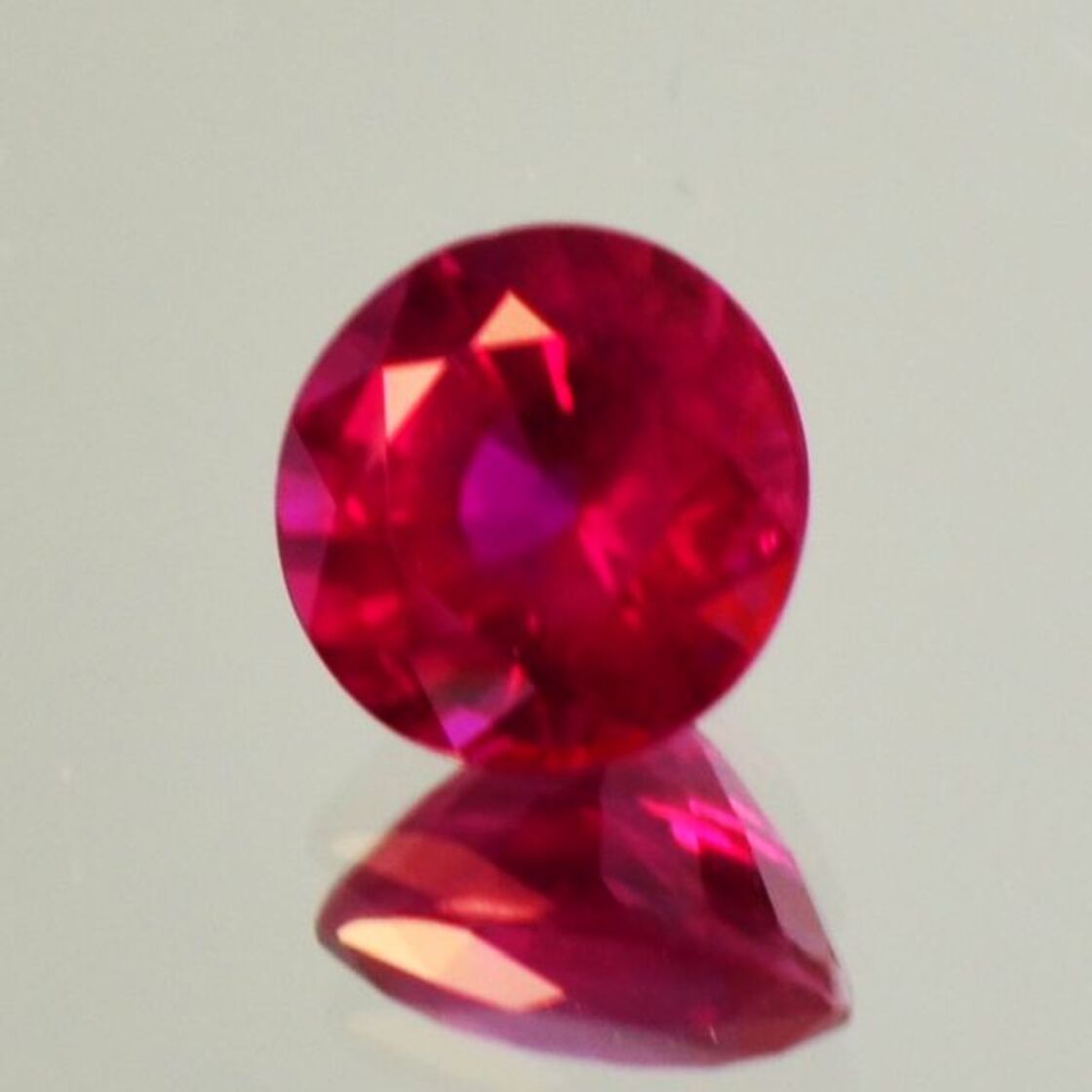 Ruby Burma round pinkish red 2.04 ct.