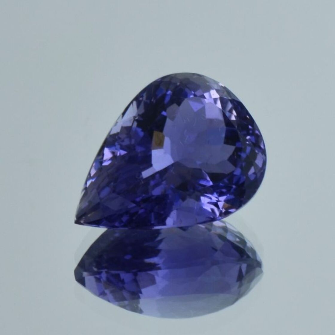Iolith Tropfen blau 5,28 ct.