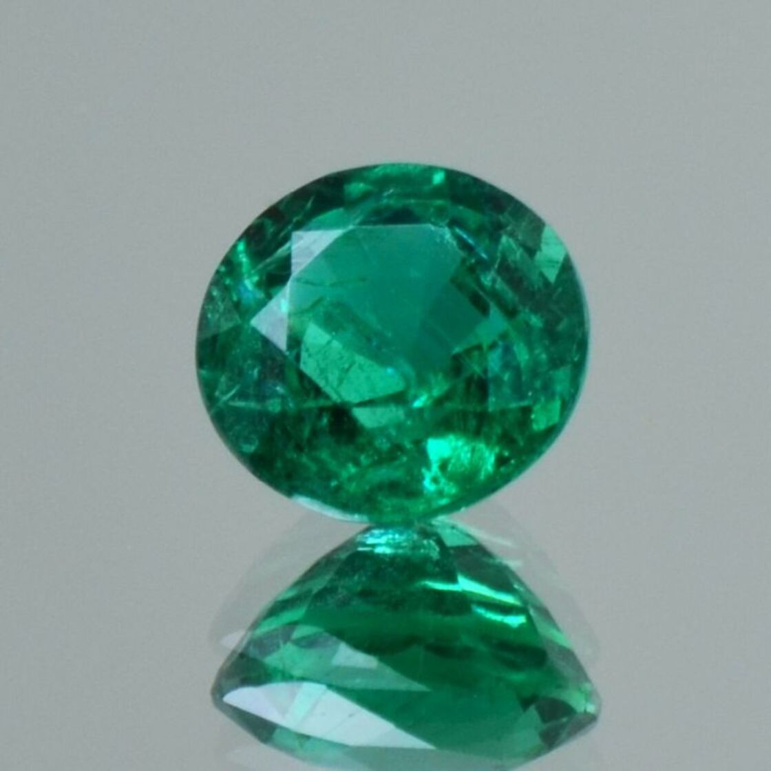 Smaragd rund grün 1,45 ct.