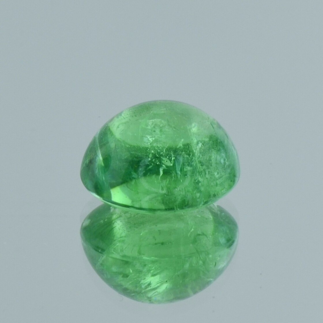 Granat Grossular Cabochon oval mintgrün 8,73 ct.
