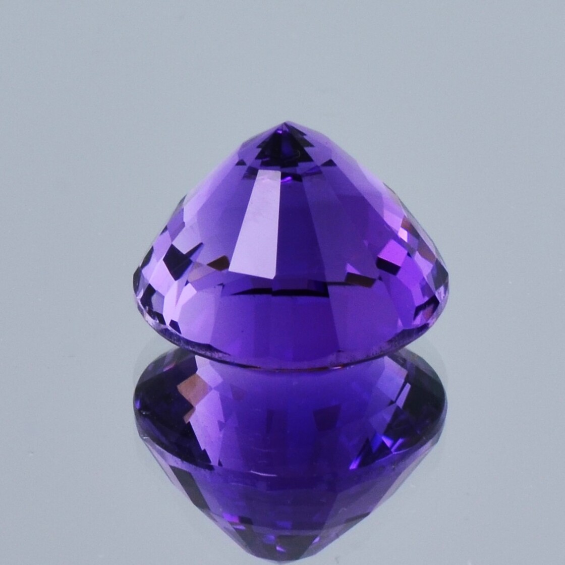 Amethyst round violet 11.45 ct.