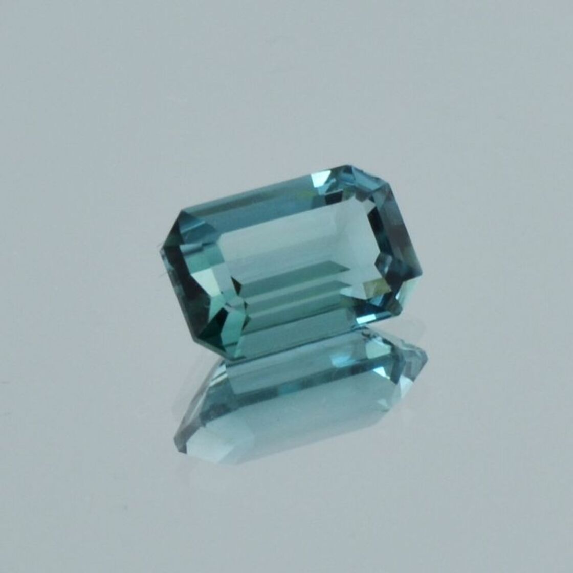 Indigolith Turmalin octagon 1,69 ct.