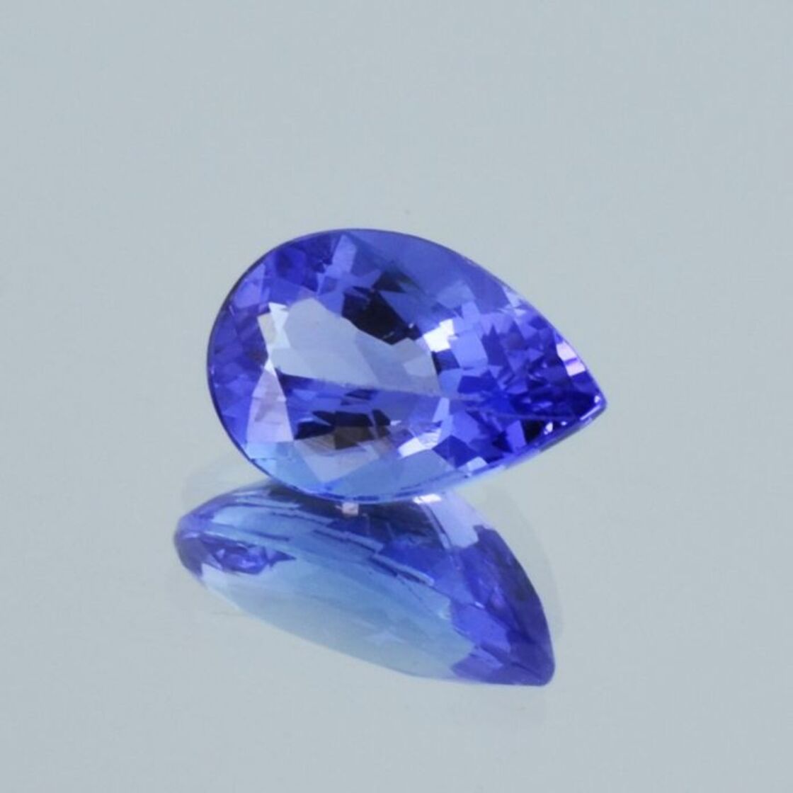Tansanit Tropfen lila-blau 2,15 ct.