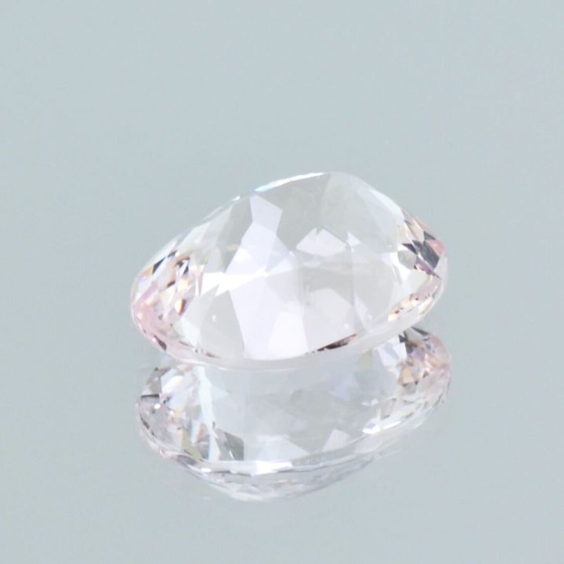 Morganite Beryll oval very light pink untreated 5.57 ct.