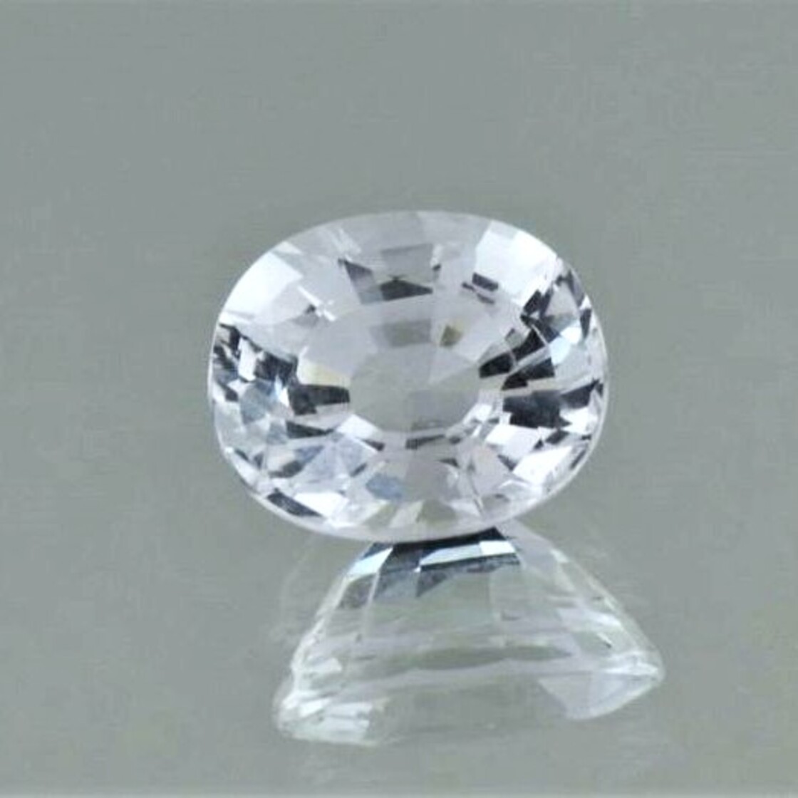 Topas oval farblos 5,39 ct