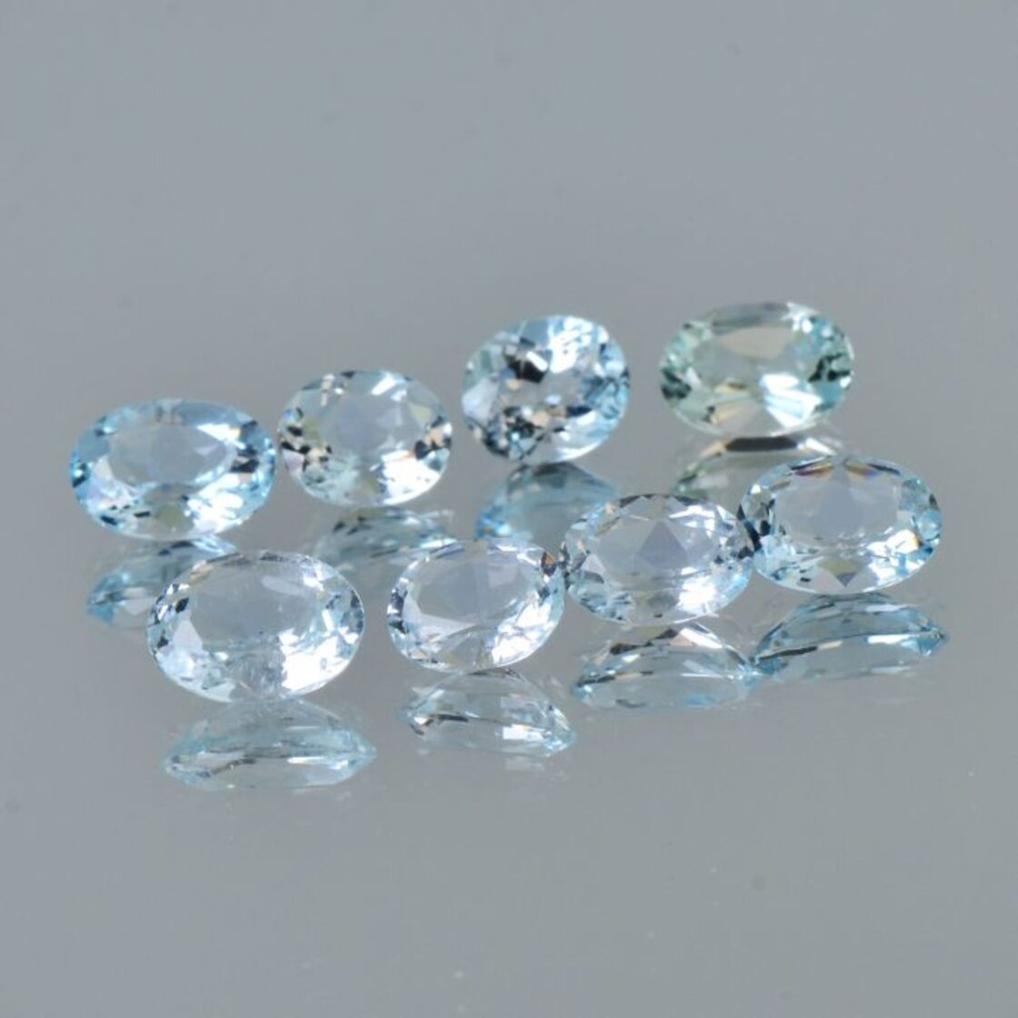 Aquamarine Lot oval very light blue 5.43 ct