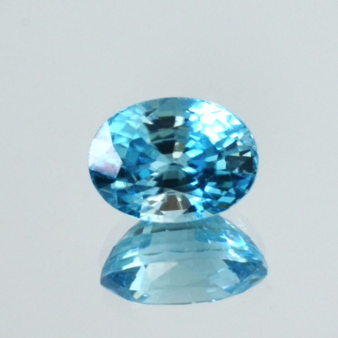 Zirkon oval blau 4,89 ct.