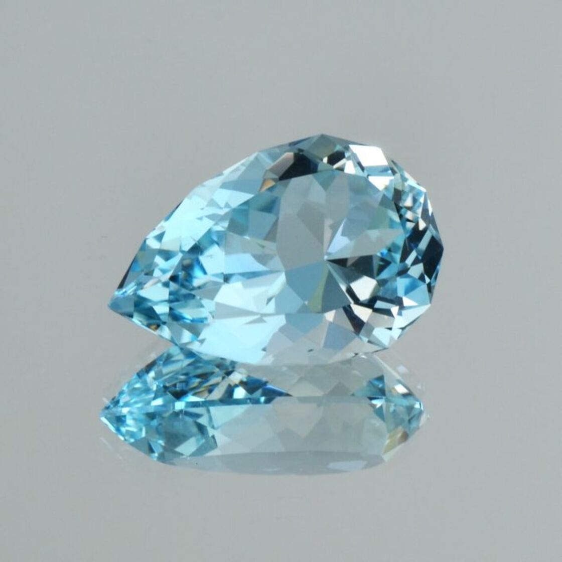 Topas Tropfen hellblau unbehandelt 16,41 ct.