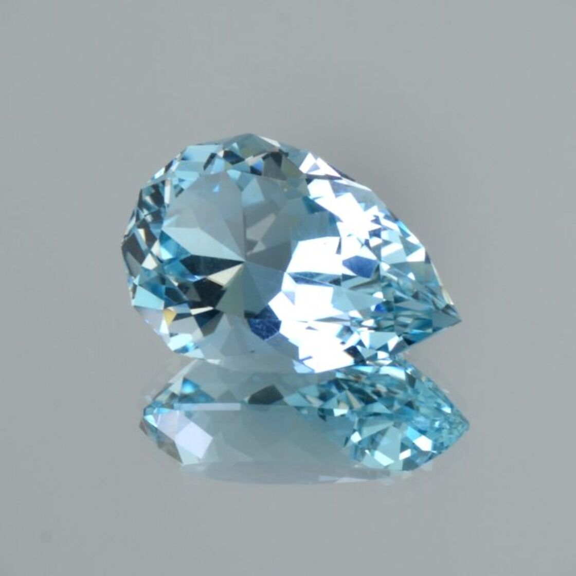 Topas Tropfen hellblau unbehandelt 16,41 ct.