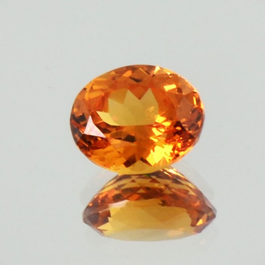 Granat Grossular oval orange 1,63 ct.