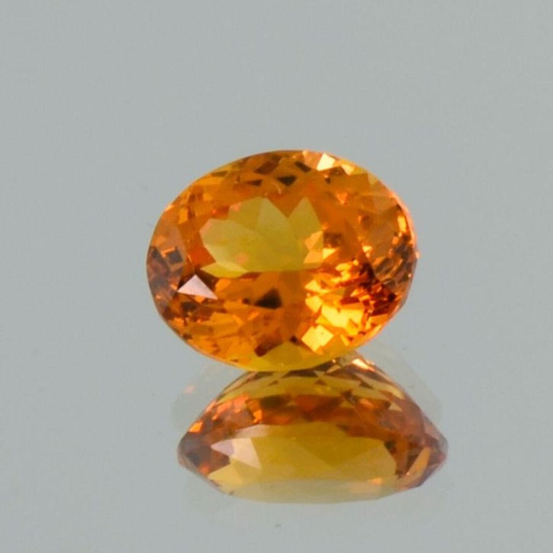 Granat Grossular oval orange 1,63 ct.