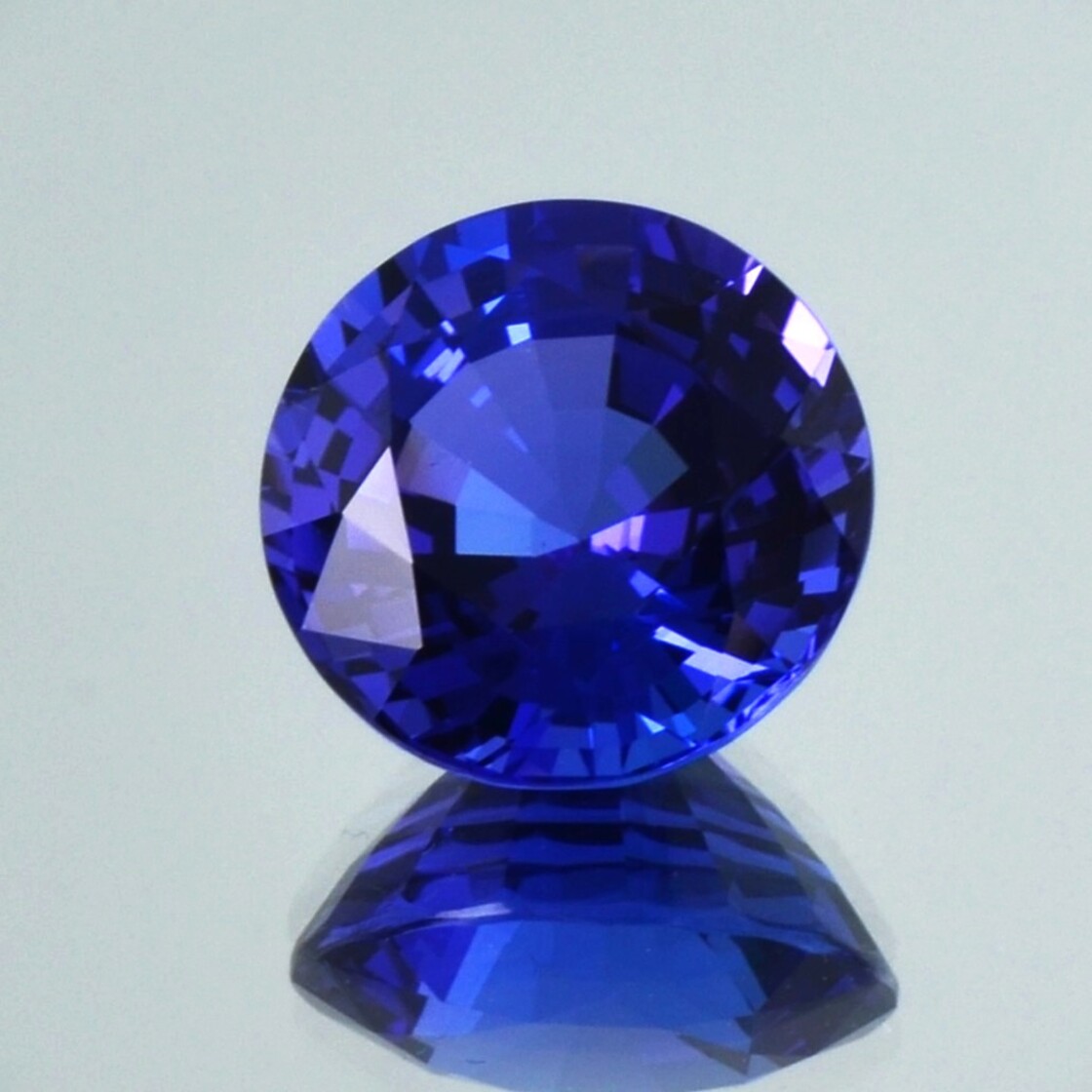 Tanzanite round intense blue 13.93 ct.
