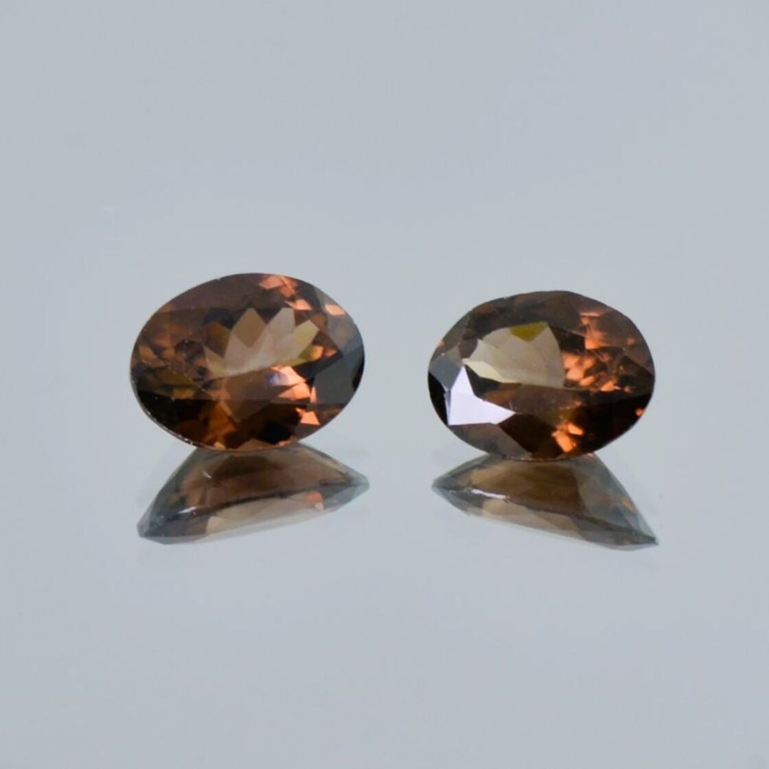 Zircon Pair oval brown 4.46 ct.