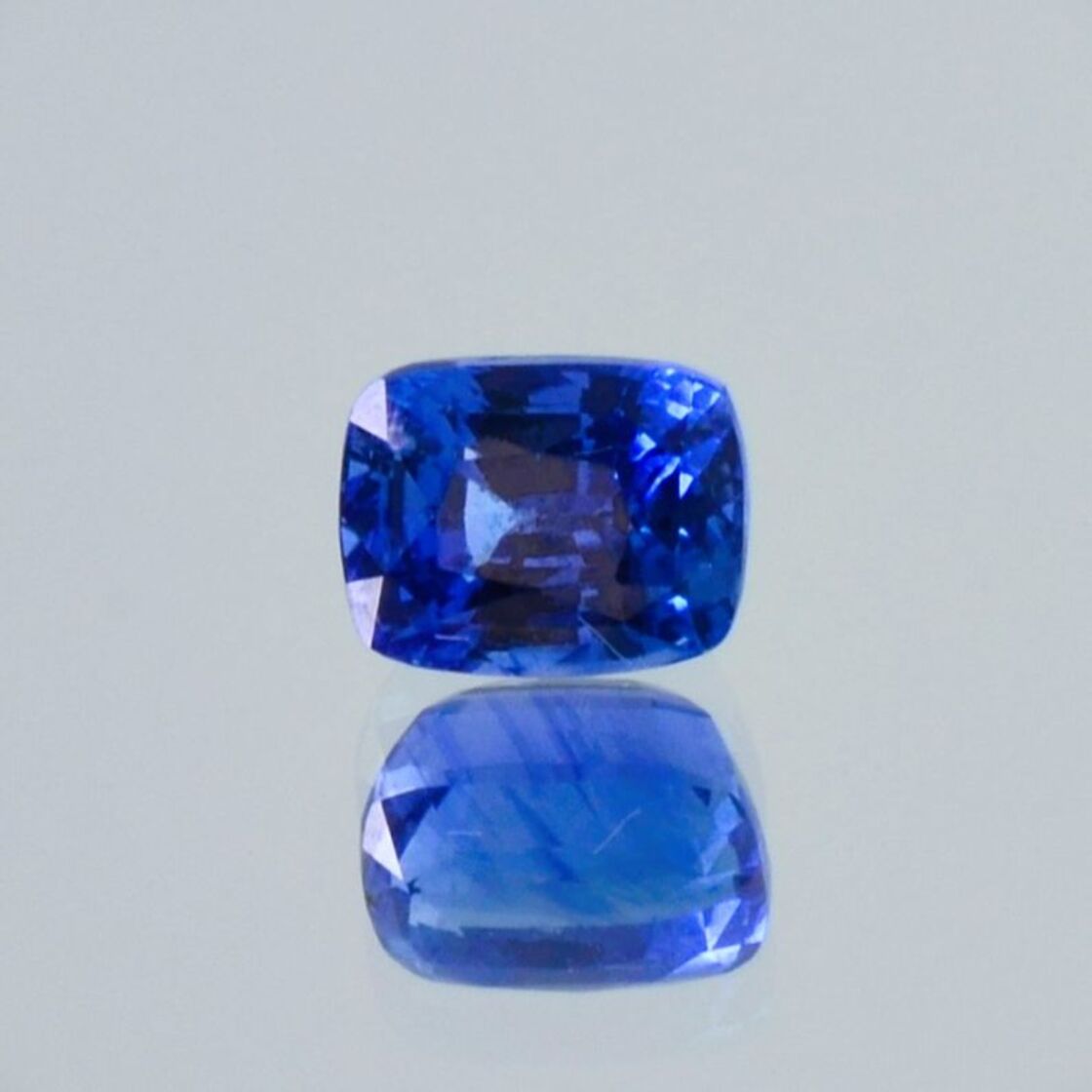 Saphir antik intensives Blau 1,16 ct.