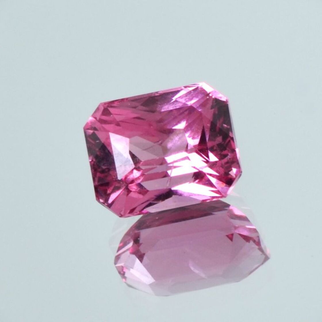 Spinell octagon-princess rosa-pink 2,69 ct.