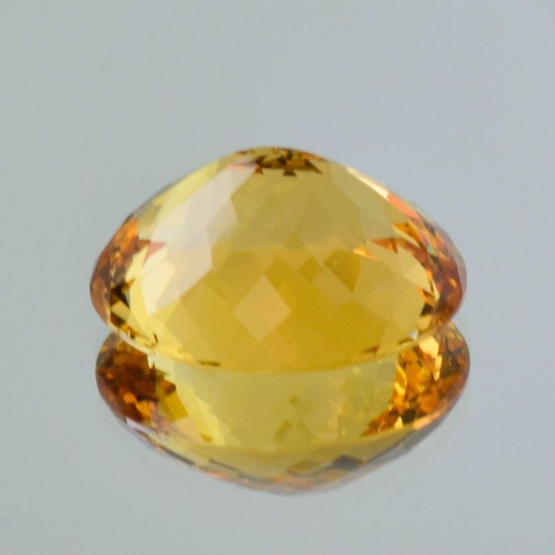 Imperial Topas oval goldgelb unbehandelt 21,37 ct.