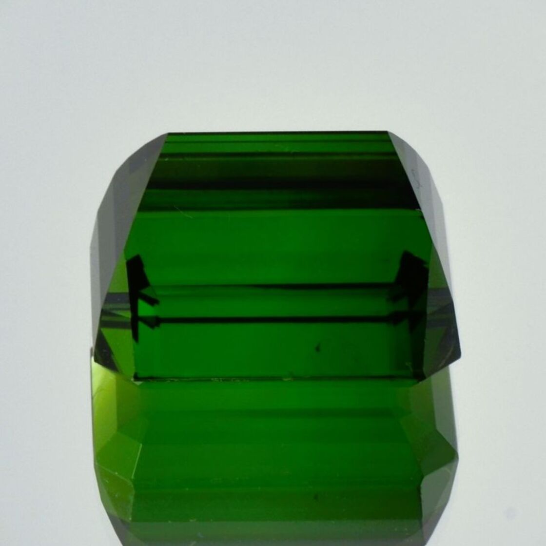 Verdelith Turmalin octagon grün 31,180 ct