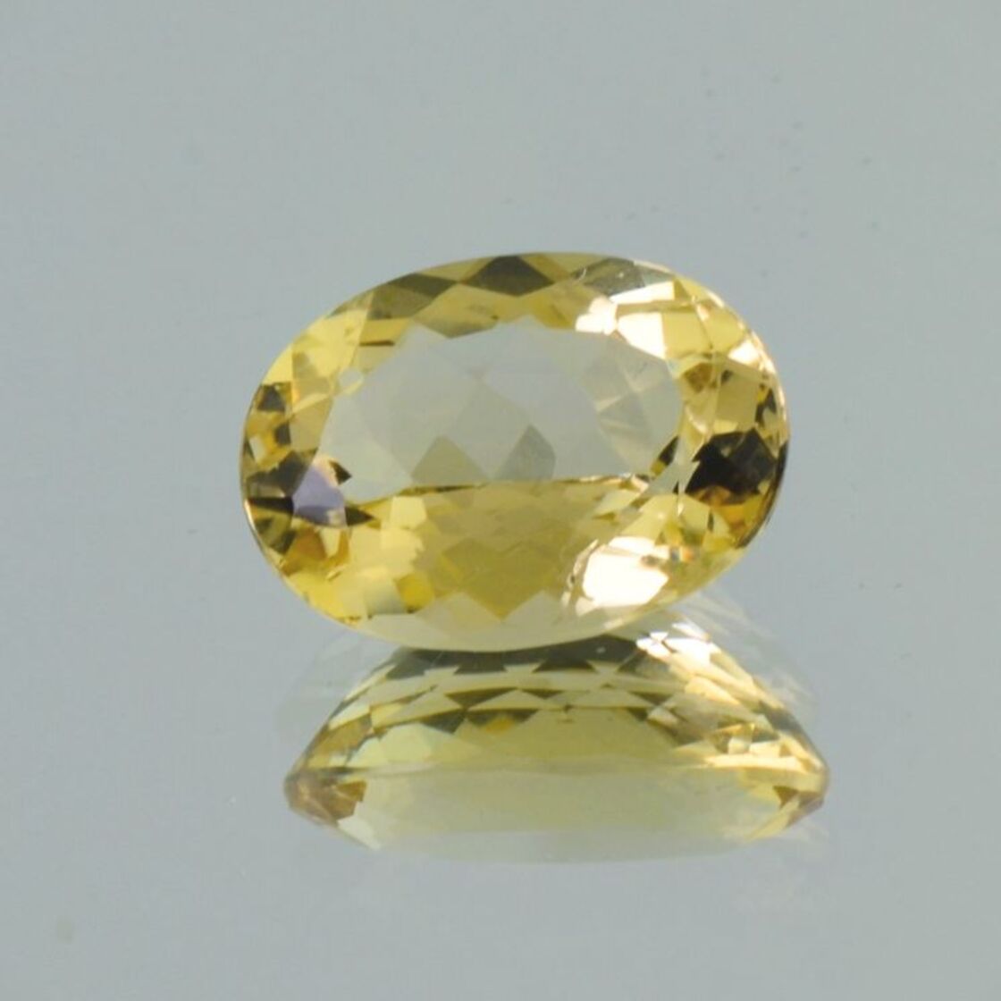 Beryl oval yellow 7.40 ct.