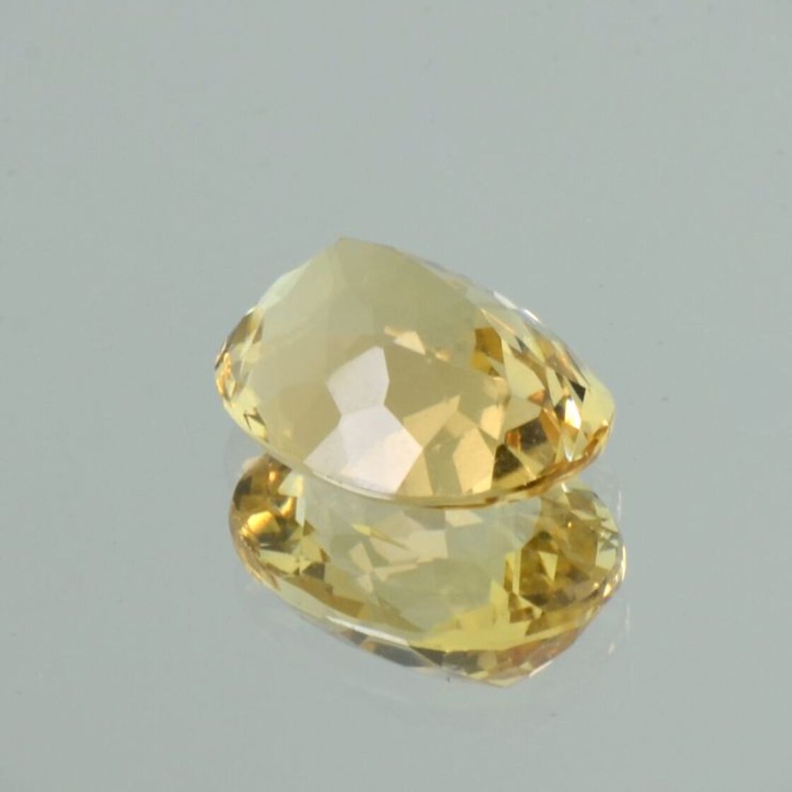 Beryl oval yellow 7.40 ct.