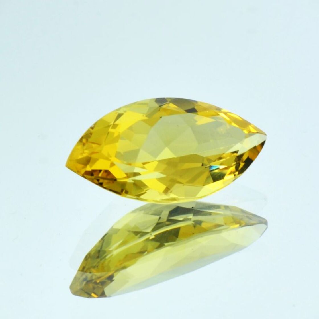 Goldberyll Navette facettiert goldgelb 6,75 ct