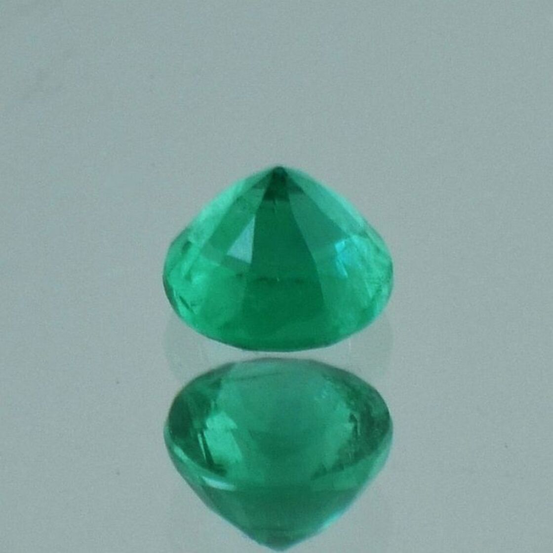 Smaragd Beryll rund grün 1,03 ct.