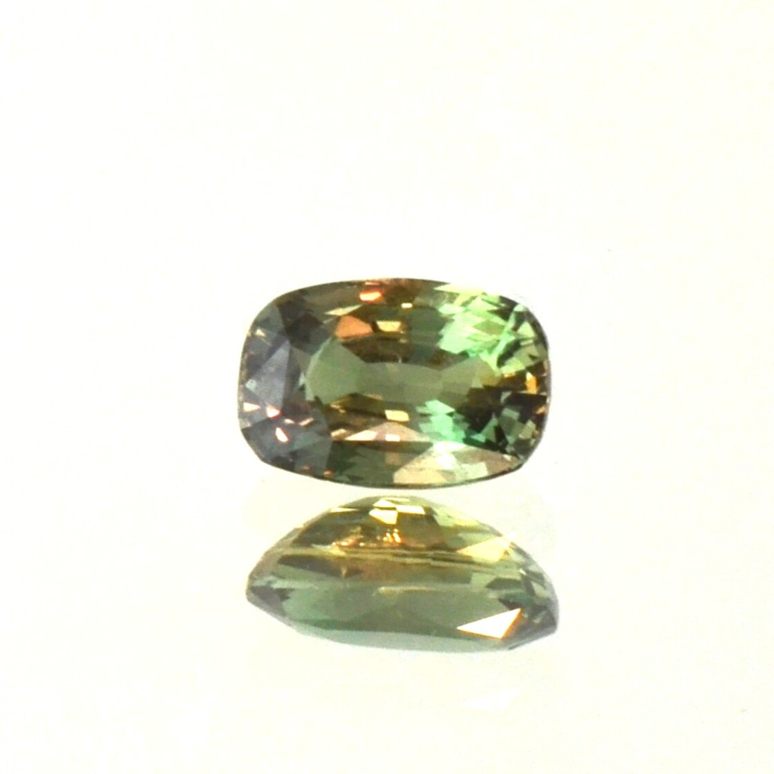 Alexandrit antik grün Tageslicht 1,45 ct