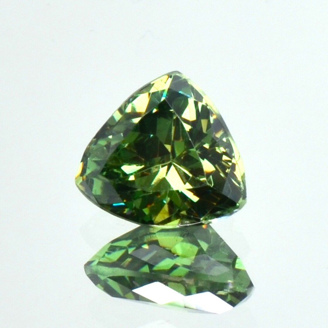 Demantoid Granat Trillion grün 2,95 ct.