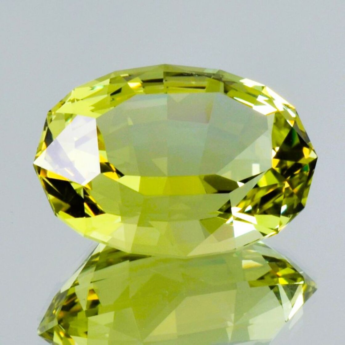 Heliodor Edelberyll oval grünlich-gelb unbehandelt 55,88 ct.