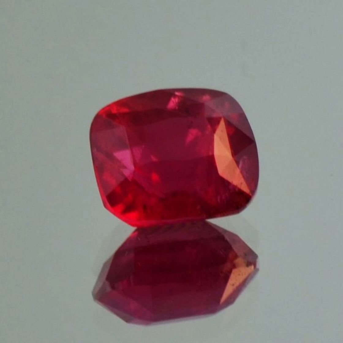 Rubin antik rot unbehandelt 2,26 ct.